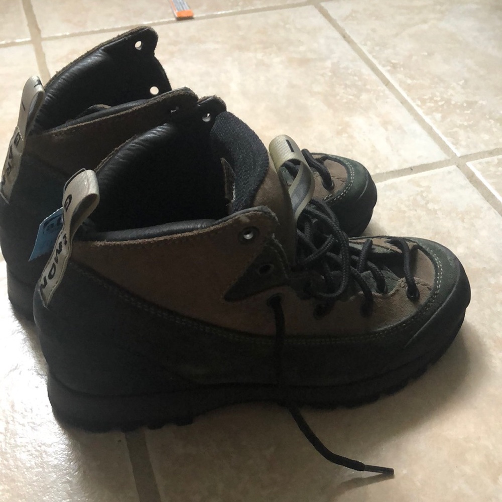 GARMONT hiking boots